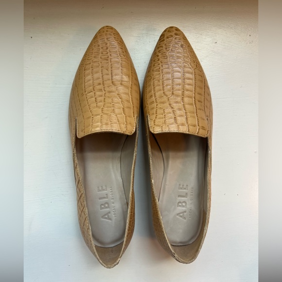 Able Local + Global Lizbeth Crocodile Print Leather Loafers 6.5 - worn once! - Picture 5 of 10